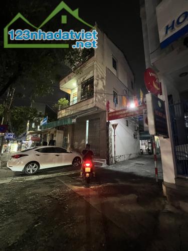 Gấp bán nhà 3 tầng 3 mặt tiền Nguyễn Hữu Thọ ngang hơn 6m vị trí siêu đặc biệt - 1