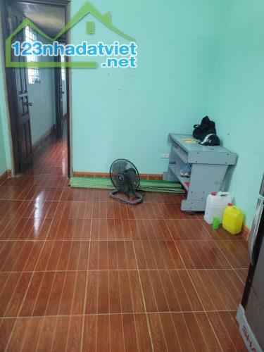 Bán nhà C4 đẹp, Yên Nghĩa, Hà Đông, 41m2, đủ công năng, đường rộng gần ôtô tránh - 1