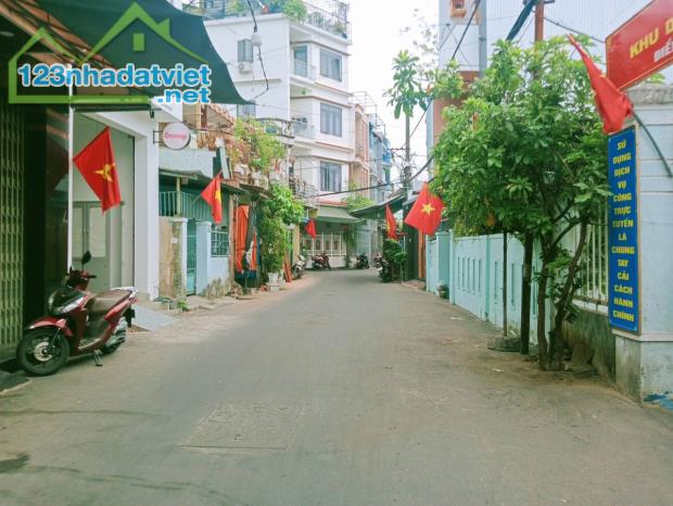 Bán nhà Hải Châu - Kiệt Hoàng Diệu Thông ra đường Nguyễn Hoàng - 75m2 - 3 tầng.