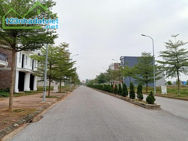 Bán đất  N12 , 1.3 tỷ dự án  Kosy, Xương Giang, Cạnh QL1A , diện tích 75m2,  Đông Nam - 1