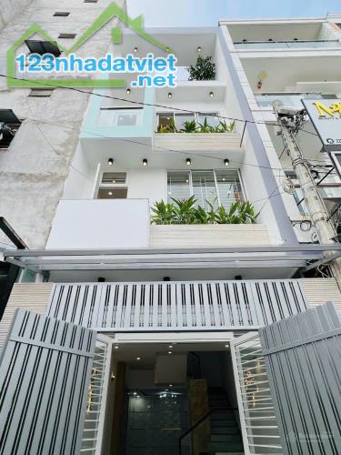 Bán gấp nhà MT đường Lý Thái Tổ, Quận 3, DT (6x15,2), giá bán: 24,2 tỷ TL