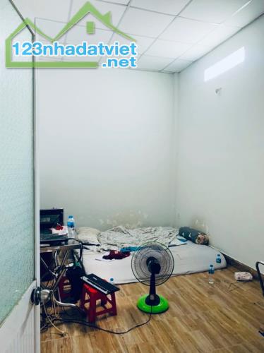 HẺM THẲNG 1 TRỤC, SÁT MT, NGAY CÔNG VIÊN LÀNG HOA, 2 TẦNG BTCT, 46M2, 3PN, HC ĐỦ - 2