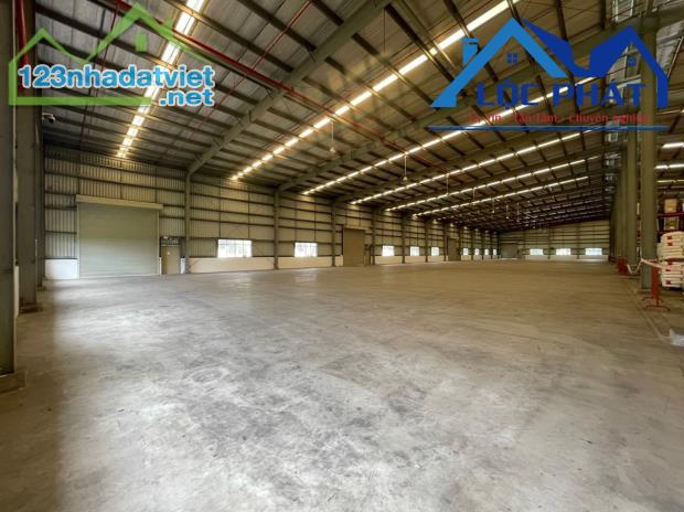 Cho thuê xưởng 2.400m2 KCN Nhơn Trạch Hiệp Phước Đồng Nai giá 240tr/tháng - 1