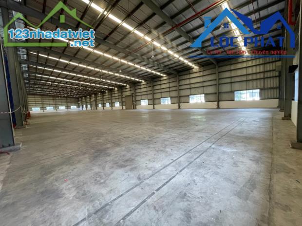 Cho thuê xưởng 2.400m2 KCN Nhơn Trạch Hiệp Phước Đồng Nai giá 240tr/tháng - 2