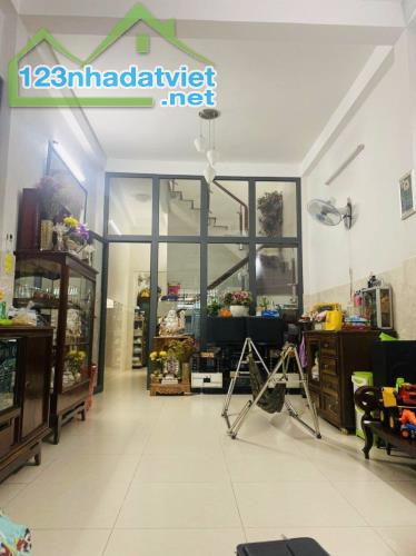 Nhà Mới, Ở Ngay - 3T BTCT - GẦN 70M2 - P5 QUẬN 8 - Sổ Vuông Nở Hậu - 5 TỶ Nhỉnh - 2