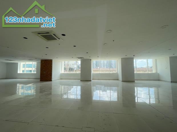 Cho thuê 1500m² sàn TMDV mặt phố Minh Khai, Hai Bà Trưng.