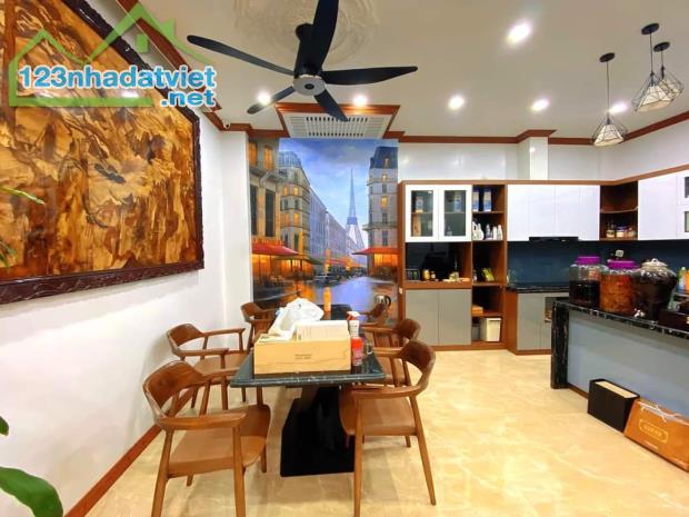 Bán nhà Hồ Tùng Mậu 60m2 x 7 tầng, gara ô tô, thang máy, phân lô, kinh doanh giá chỉ 14 tỷ