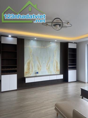 Chính chủ cần bán nhanh căn hộ chung cư FLC Landmark 159m2, 4PN full đồ - 3