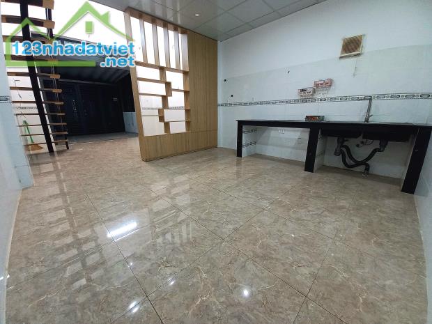 BÁN LỖ NHÀ ĐẤT TÂN HIỆP 1TRỆT 1LẦU LỬNG SỔ HỒNG THỔ CƯ ĐƯỜNG NHỰA 5m THÔNG THOÁNG - 4