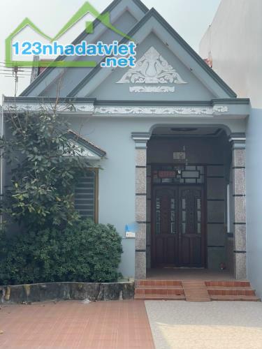 Bán nhà MT Nguyễn Hữu Trí - Tân Túc 92m2 giá 1 tỷ 65 SHR ngay chợ Đệm - 1