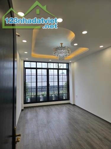 MP MINH KHAI 70M2 5 TẦNG THANG MÁY, VỈA HÈ RỘNG MT LỚN, GIẢM GIÁ 2 TỶ, GIÁ MỚI 26 TỶ.