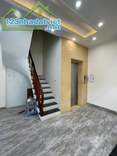 Bán Nhà Thạch Bàn, 42m2, 5 Tầng, Mặt Tiền 4,5m Căn Góc, Ô Tô Vào Nhà, Trước nhà Ô Tô Tránh - 1