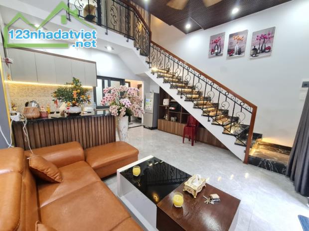 ♣ Nhà gần MT Trần Cao Vân 45m2, 2 tầng xịn sò, 2.8x tỷ - 4