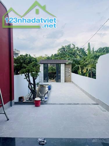 Bán nhà cấp 4 200m2 SHR,THỔ CƯ 100% Siêu Đẹp Giá TỐT (P. TÂN PHONG) - 3