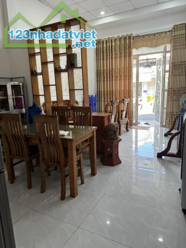 CHUYỂN CÔNG TÁC CẦN BÁN GẤP CĂN NHÀ NGAY KP4-TÂN ĐỊNH ĐƯỜNG NHỰA 8m,DÂN CƯ ĐÔNG GẦN CHỢ - 3