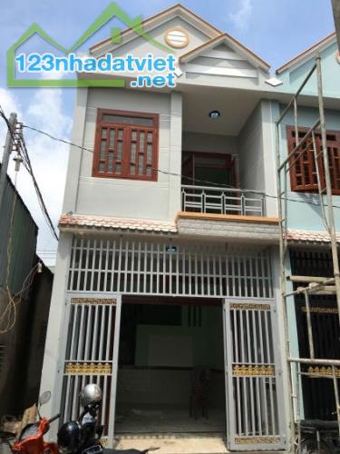 Bán nhà 100m2 - Giá 1.4 tỷ - SHR - gần Chợ Bình Chánh - đường Nguyễn Văn Trí - 3