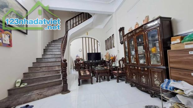 Bán nhà Nghĩa Đô – Phân lô – Ô tô – 70m2 – MT 6m – chỉ 12,5 tỷ .