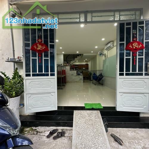 Hàng Thơm nhà liên khu 4.5 gần chợ Bình Thành hẻm 6M xe tải đỗ cửa 44m2,2 Tầng 2 tỷ5 - 3