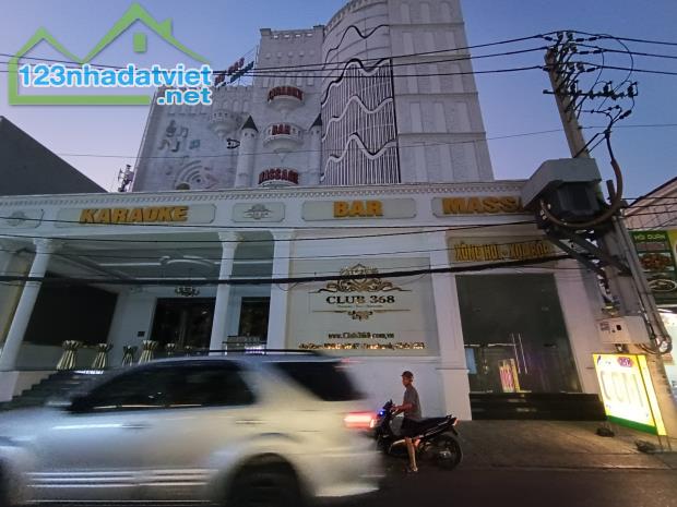 Bán toà nhà khách sạn & karaoke & massage giá mới 75 tỷ.