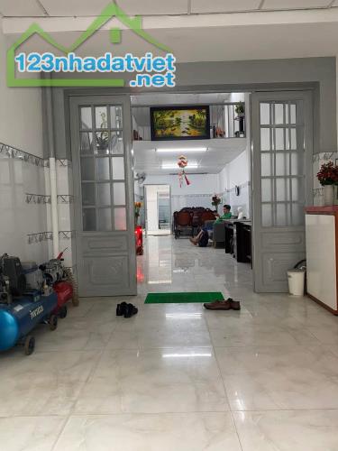 Chỉ 16 tỷ 9. 4m2x22m. 2 tầng. MT Huỳnh Tấn Phát. P Tân Phú. Quận 7 - 1