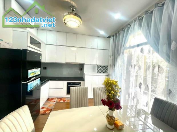 Chỉ 18 Tỷ 8, Nhà 4 Tầng, 4m2x14m, MT Đường Lâm Văn Bền, P Tân Quy, Quận 7 - 2