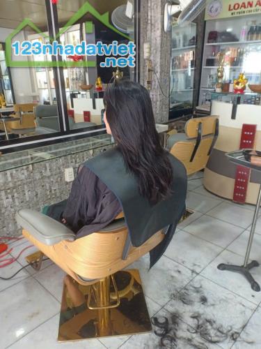 Cần sang salon tóc máy lạnh – đang hoạt động tại Phường An Lạc, Q. Bình Tân