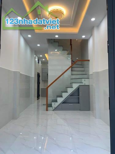 NHÀ BÁN BÌNH TÂN - GIÁP TÂN PHÚ -2 TẦNG - 60M2 - ĐƯỜNG XE HƠI - SHR -  2,8 TY - 5