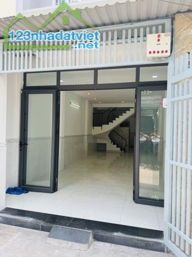 Ngộp bank gấp bán nhà HXH đường Nguyễn Hữu Tiến, 60m2( 4 x 15), 2 Tầng nhỉnh 4 tỷ - 3