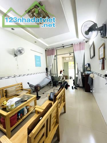 NHÀ PHƯỜNG 4 NGAY NHÀ THI ĐẤU TÂN BÌNH, HẺM 6M 1 SẸC, GARA 7, KD VĂN PHÒNG, 70Mx2 3PN, 9TỶ - 4