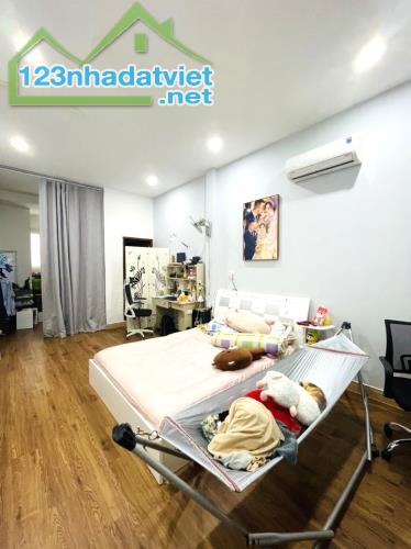 NHÀ PHƯỜNG 4 NGAY NHÀ THI ĐẤU TÂN BÌNH, HẺM 6M 1 SẸC, GARA 7, KD VĂN PHÒNG, 70Mx2 3PN, 9TỶ - 1