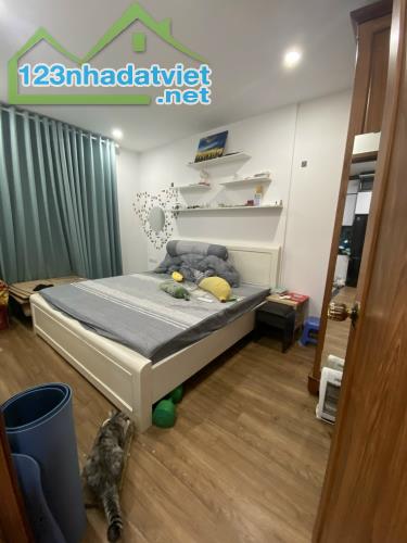 Cho thuê căn hộ 2 ngủ, 2 WC, FULL đồ, tầng 16, chung cư  Iris Garden đường Trần Hữu Dực
