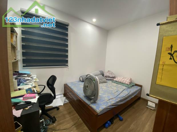 Cho thuê căn hộ 2 ngủ, 2 WC, FULL đồ, tầng 16, chung cư  Iris Garden đường Trần Hữu Dực