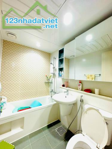 Chính Chủ Gửi Bán Căn 3 Ngủ 2wc. 108m2, Full Nội Thất Tòa Ct4 Chung Cư Booyoung Mỗ Lao