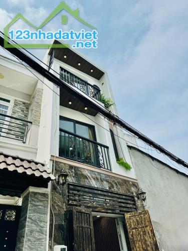 NHÀ FULL NỘI THẤT NGAY EMART. HẺM XE TẢI THÔNG. 1 TRỆT 2 LẦU ĐÚC 2PN. GIÁ 3,4 TỶ CÒN TL - 5