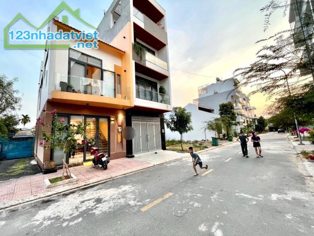 SIÊU PHẨM NHÀ PHỐ - KHU VIP ĐƯỜNG 12M AN PHÚ ĐÔNG QUẬN 12 - 2 TẦNG, 4 PN - NỘI THẤT CAO - 2
