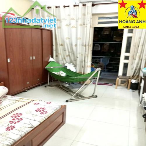 BÁN NHÀ RIÊNG NỞ HẬU TÀI LỘC TẠI PHƯỜNG BÌNH TRƯNG TÂY, QUẬN 2_ 121 m2 ( 7.9 x 15.3 )_ 2 T - 5