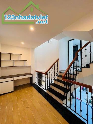 Nhà 3 tầng full nội thất, k120 Nguyễn Huy Tưởng, ngay Bến xe, Hoà Minh Liên Chiểu - 2