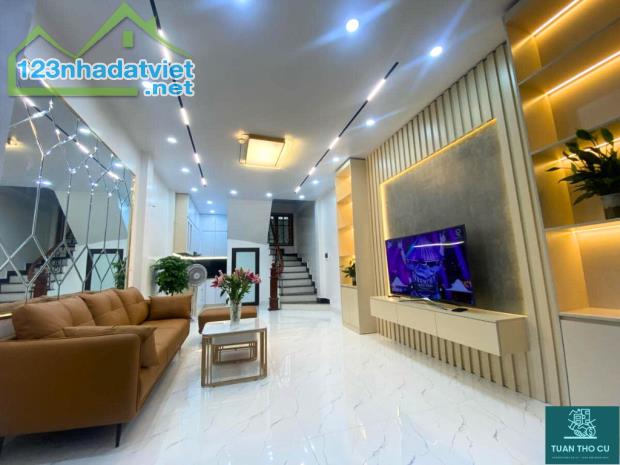 Bán Nhà Đầu Ngõ Yên Duyên, Ô Tô Sát Nhà, mới 5 Tầng, 49m², 3.750 Tỷ - 2