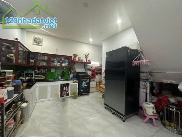 Bán nhà Thới An 29 Q12, 40m2, 1 lầu, N5m, Đ. 2m giá chỉ 3.x tỷ - 2