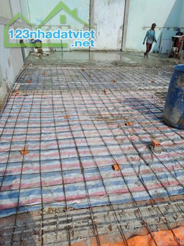 BÁN NHÀ XƯỞNG HƠN 200M2, NGANG 10M - ĐƯỜNG 6M THẠNH LỘC QUẬN 12 - CHỦ CHO THUÊ DÒNG TIỀN - 2