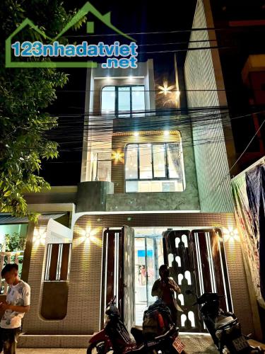 Bán nhà 3 tầng 3 mê Nhơn Hoà 5 ngay bến xe Hoà An - Cẩm Lệ Tp Đà Nẵng