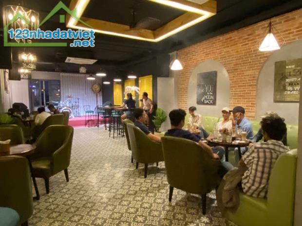 Tòa Nhà Thương Mại, Dòng Tiền 200 Triệu, 8 Tầng, Nguyễn Công Hoan, Phường 7, Quận Phú Nhuậ