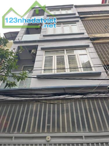 Bán nhà mặt phố Phương Mai, Đống Đa. 127 m2 x 4T x Mt 7,4 m. Ô tô kinh doanh Spa xây VP.