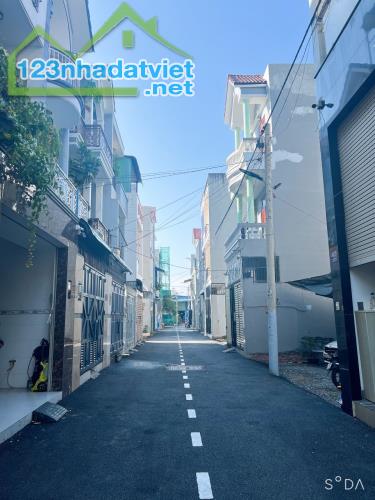 Đất hẻm xe hơi đường Cây Keo phường Tam Phú cách đường Tô Ngọc Vân 100m - 1