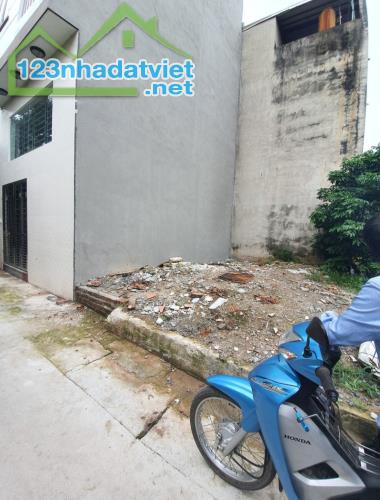 Bán 36m2 đất đầu tổ 15 Yên nghĩa,Hà Đông,ngay gần trục chính.