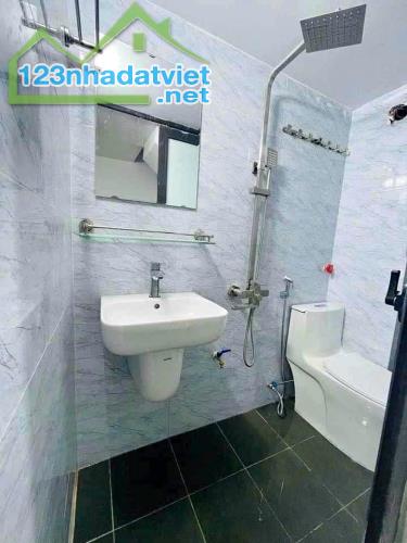 Nhà  mặt Phố Tôn Đức Thắng Dt72m, 4 t, 32 tỷ. - 2