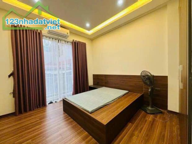 Bán nhà Khương Hạ, 50m2x4 tầng, ngõ rộng thông thoáng gần hồ, gần bãi gửi xe. giá 8 tỷ - 3