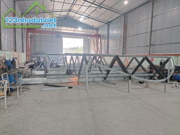 Cho thuê 800m2 nhà xưởng sẵn Cẩu Trục 5 tấn + Văn Phòng tại đường Chùa Trầm, TT Chúc Sơn, - 1