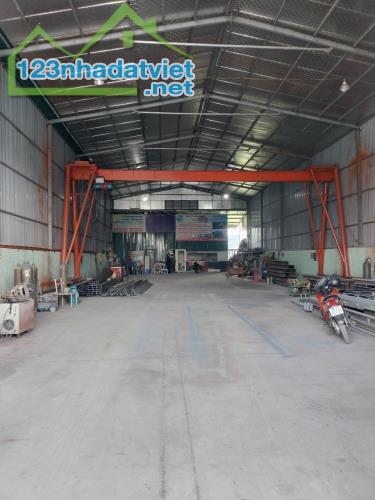 Cho thuê 800m2 nhà xưởng sẵn Cẩu Trục 5 tấn + Văn Phòng tại đường Chùa Trầm, TT Chúc Sơn, - 2