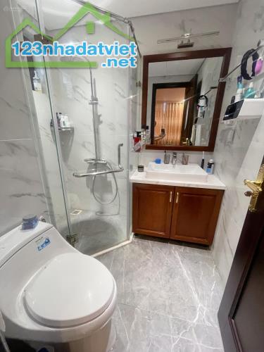 Cho thuê căn hộ HC Golden Bồ Đề, Long Biên 2PN 2WC Full đồ giá 12,5tr. - 2